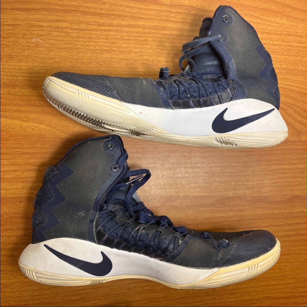 Nike Hyperdunk 2016 - Picture 3 of 9